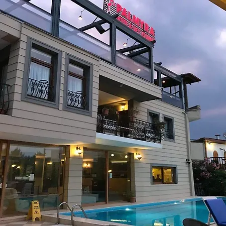 Hotell Palmyra 3*