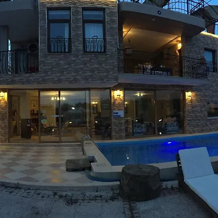 Palmyra Hotel 3*